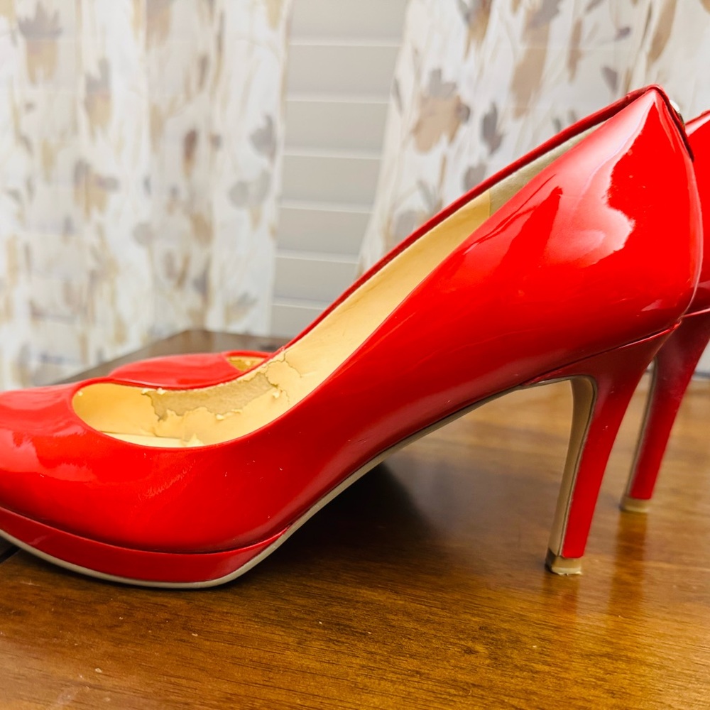 Ivanka Trump Glossy Candy Apple Red Heels - Picture 9 of 10